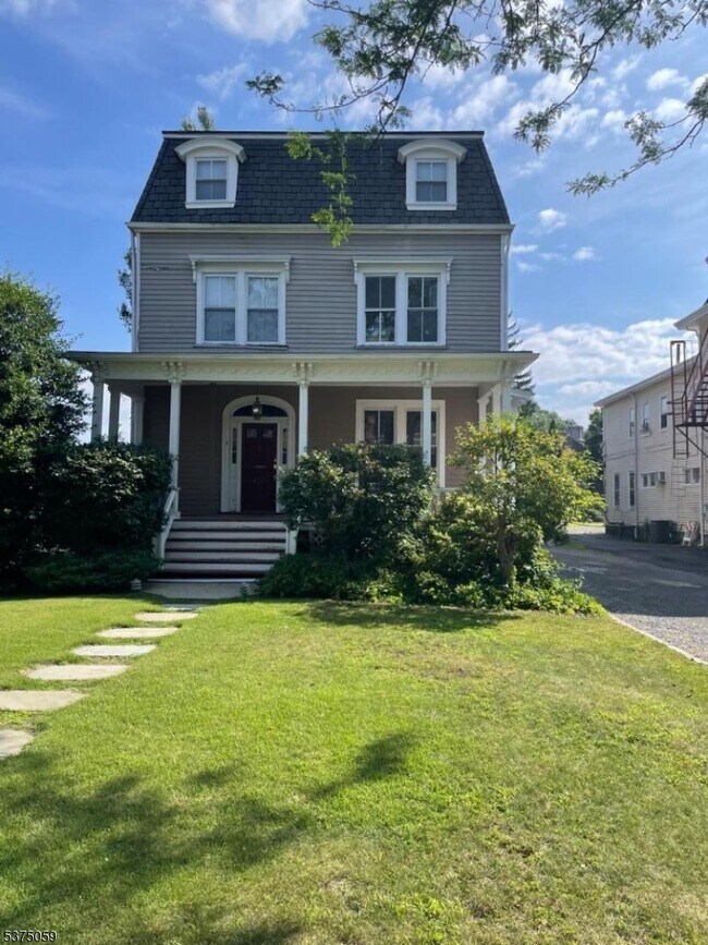 Primary Photo - 64 Maple Ave