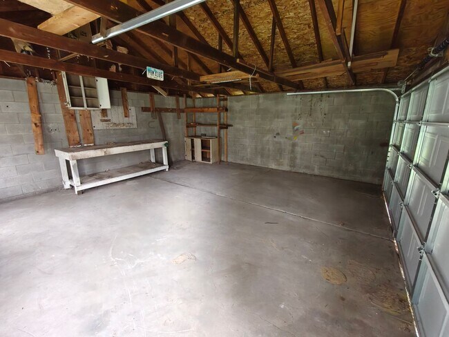 Building Photo - 2223 18th St SW