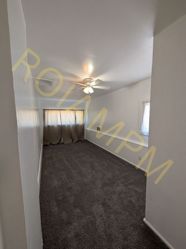 Building Photo - Spacious 4 Bed 2 Bath Home Near CSI – RV H...