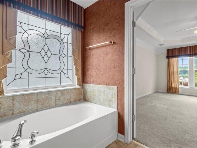 Building Photo - 2080 Vistoria Dr