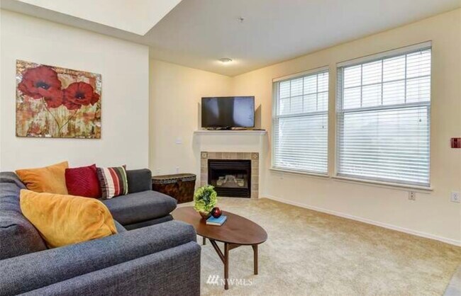 Building Photo - 16125 Juanita Woodinville Way NE