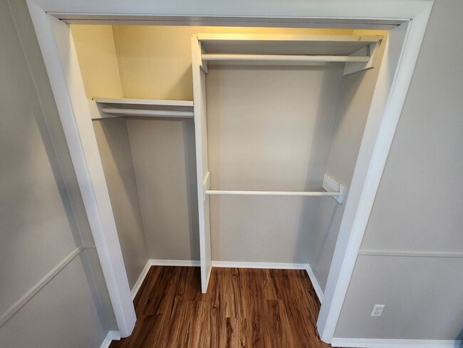 Building Photo - Spacious 3-Bedroom, 1.5-Bathroom Home AVAI...