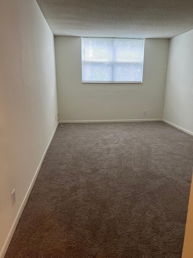 Building Photo - 3540 S Ocean Blvd