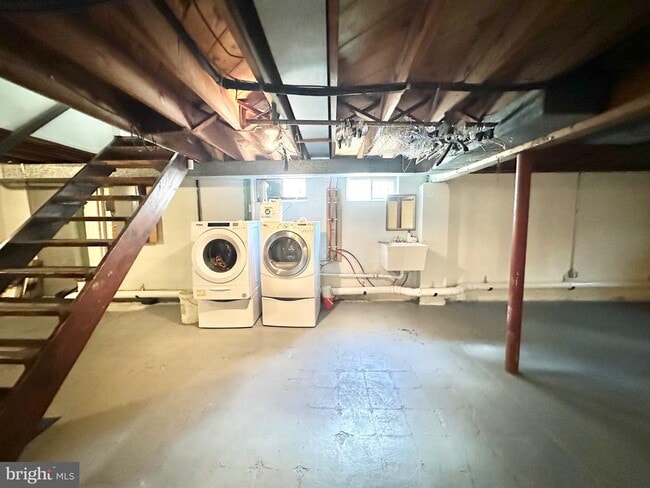 Building Photo - 60 Steiner Ave