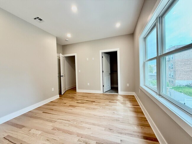 Building Photo - 12 Terhune Ave