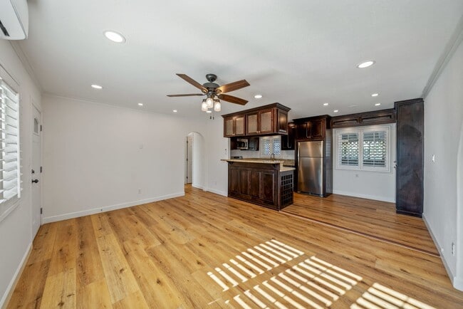 Building Photo - Imperial Beach House Stunning  2 bed /1 bath Duplex w Garage, Yard, + A/C