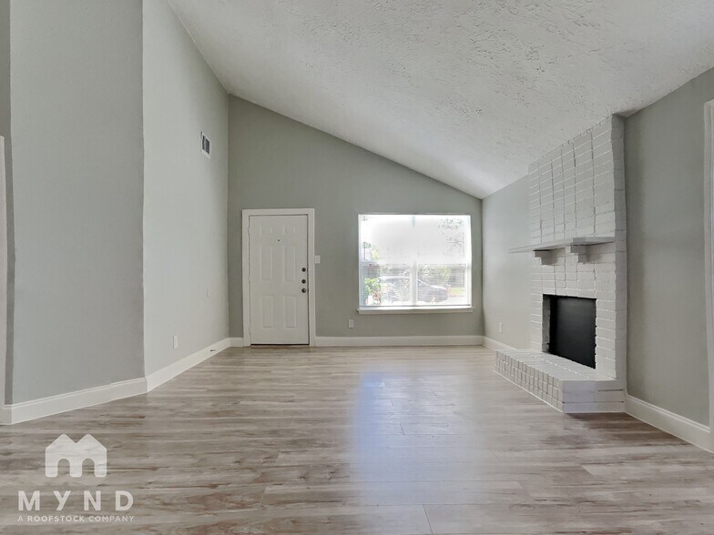 Building Photo - 4919 Quebec Blvd