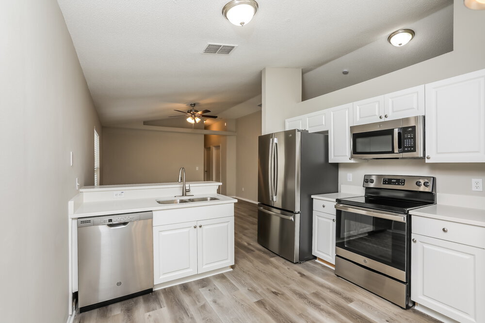 Building Photo - 1632 Chatham Cir