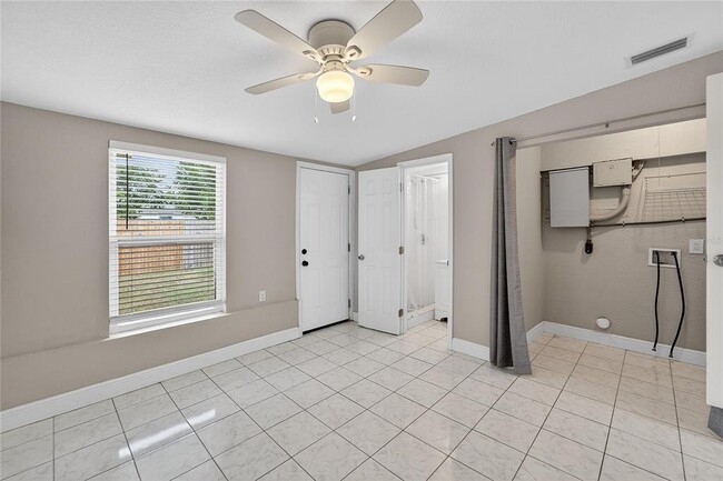 Building Photo - 4945 36th Ave N