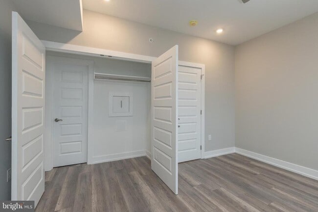 Building Photo - 139 W Huntingdon St