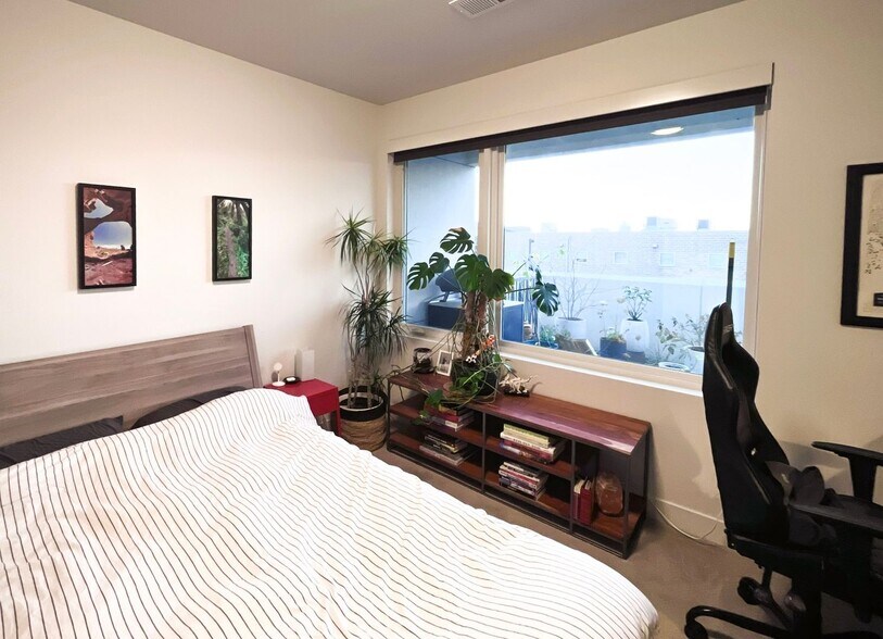 Building Photo - 1898 S Bannock St