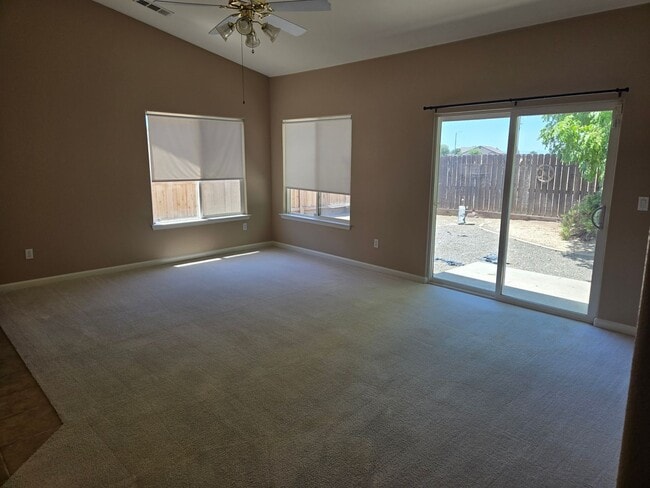Building Photo - Home For Rent– Lemoore, CA