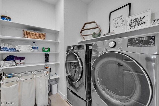 Building Photo - 1309 Azure Jay Ave