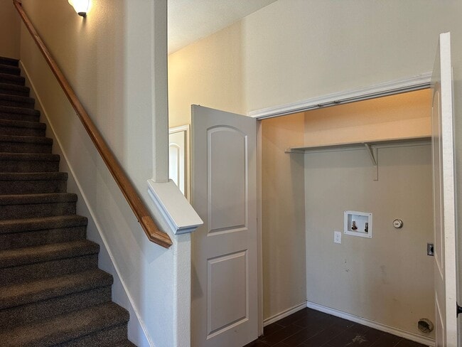 Building Photo - Townhome for rent