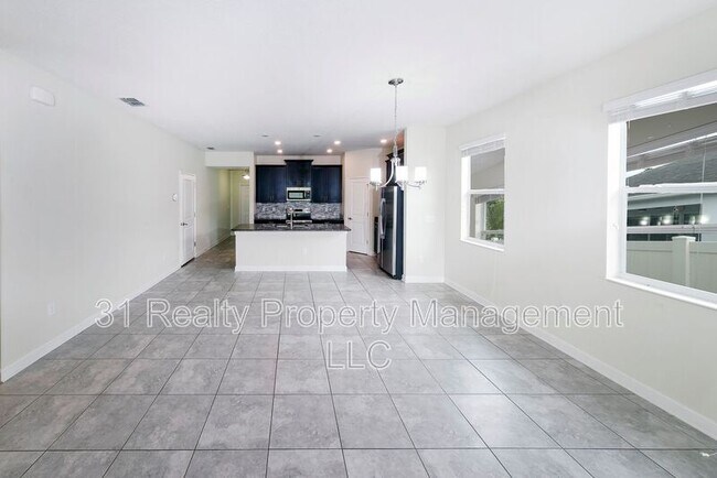 Building Photo - 11036 Sycamore Woods Dr