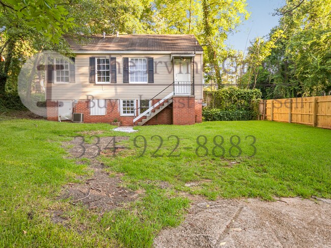 Building Photo - 1501 Winona Ave