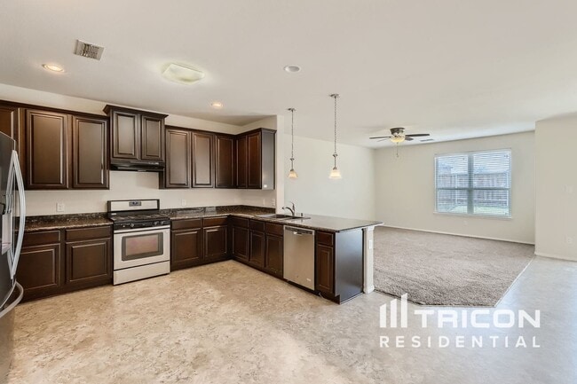 Building Photo - 1307 Hidden Valley Dr