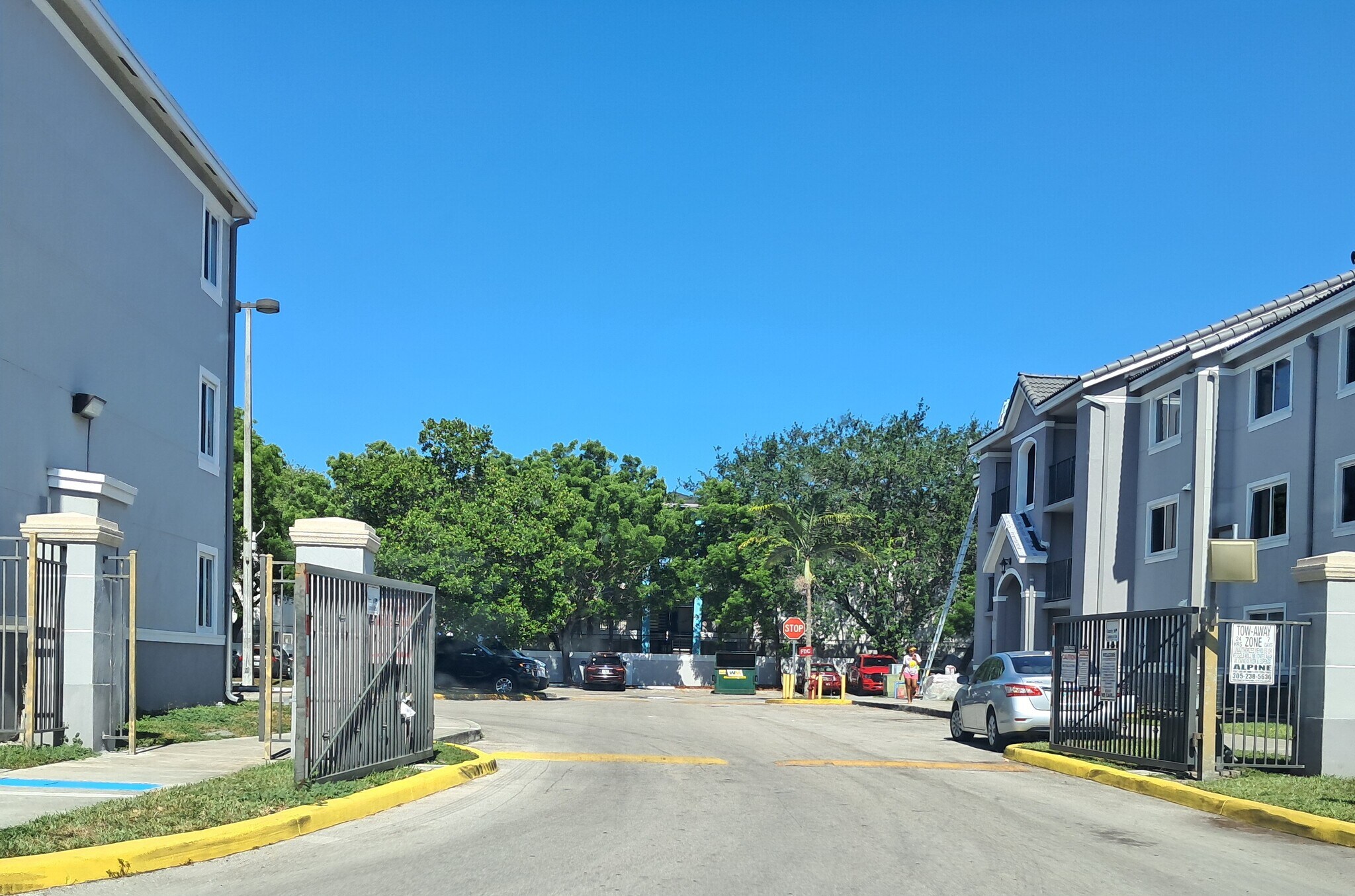 gate - 15410 SW 284th St
