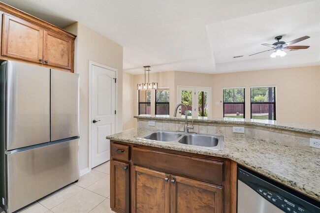 Building Photo - 14711 Longbranch Dr