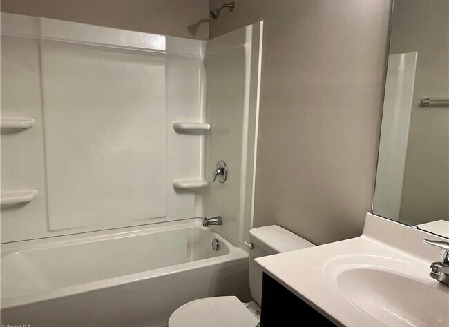 Building Photo - 1319 Kirkman St