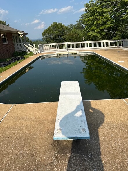 Building Photo - 212 White Oak St