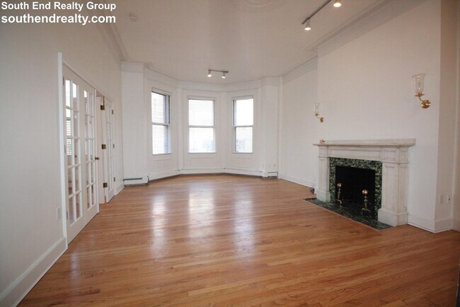 Building Photo - 277 Beacon St