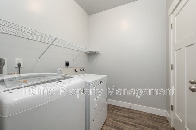 Building Photo - 654 N Emery Ave