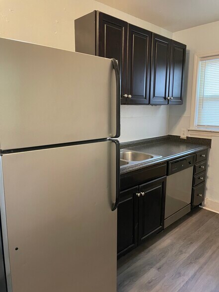 Building Photo - 836 Rodey Ave