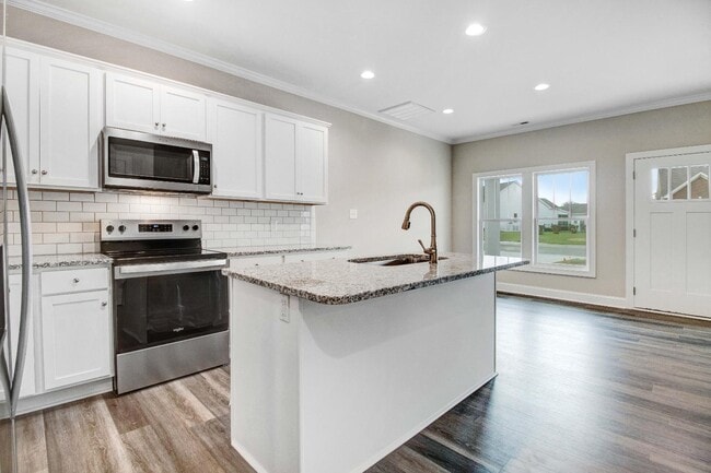 Building Photo - 106 Kingston Cir