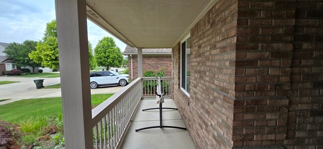 Building Photo - 40184 Long Horn Dr