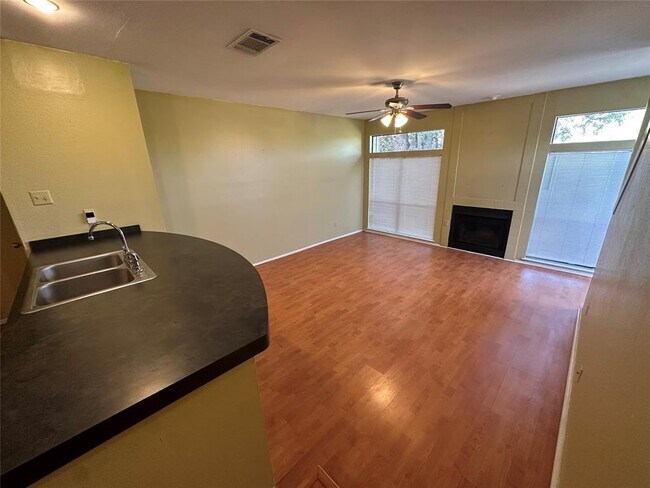 Building Photo - 6728 Lancret Hill Dr