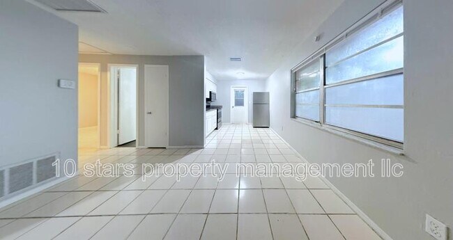 Building Photo - 972 San Christopher Dr