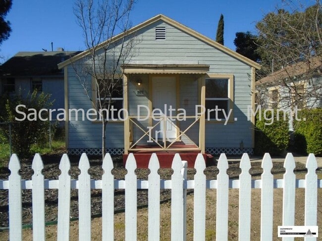 Building Photo - Cute and Cozy 1bed/1bath Cottage in Colonial Heights