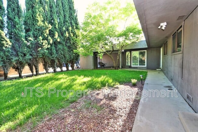 Building Photo - 3160 Watt Ave