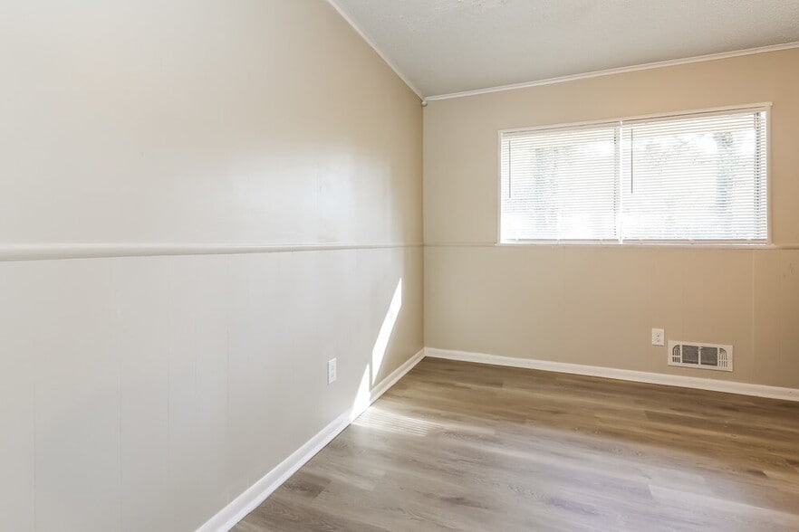 Building Photo - 8270 Attleboro Dr