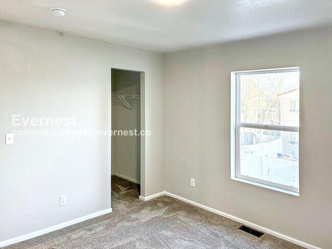 Building Photo - 3907 Heatherwood Cir