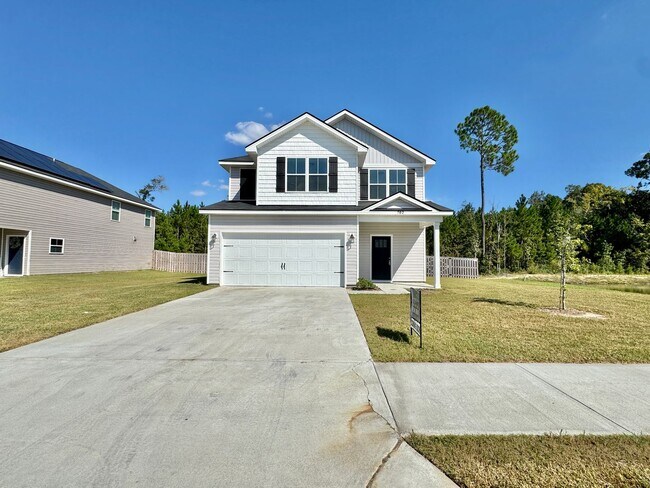 Building Photo - AVAILABLE OCTOBER 2025 [PET FRIENDLY]