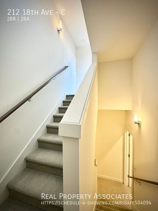 Building Photo - 212 18th Ave