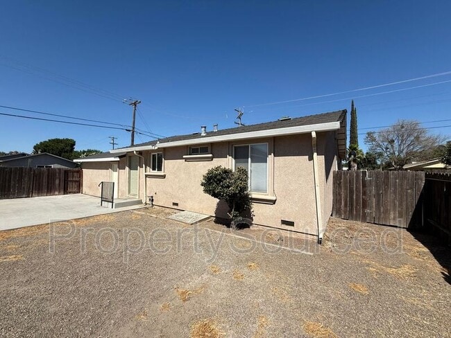 Building Photo - 524 E Krell Ln