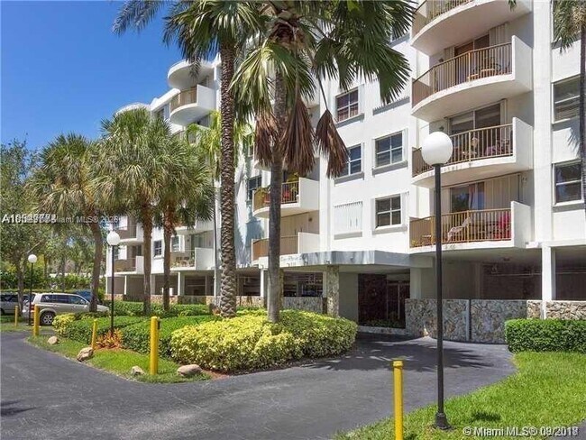 Primary Photo - 210 Seaview Dr