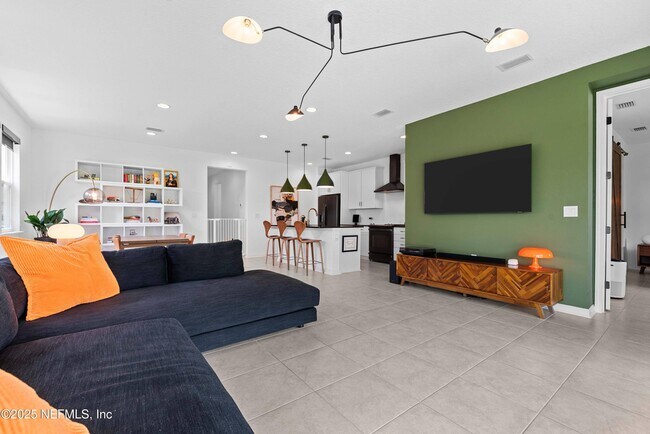 Building Photo - 4556 Pine Ridge Pkwy