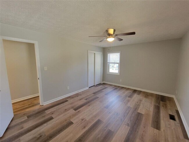 Building Photo - 2392 Shire Ct