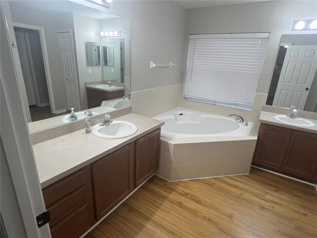 Building Photo - 1063 Bluegrass Dr