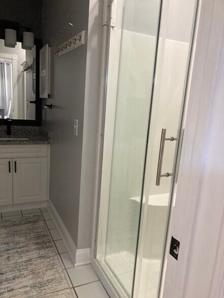 Building Photo - 4231 Hibiscus Dr