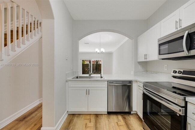 Building Photo - 15750 SW 92nd Ave