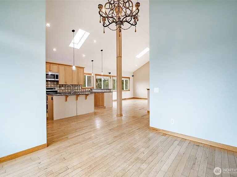 Building Photo - 4824 Willow Dr