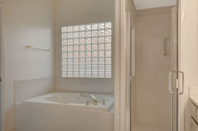 Building Photo - Great Calico Ridge Home