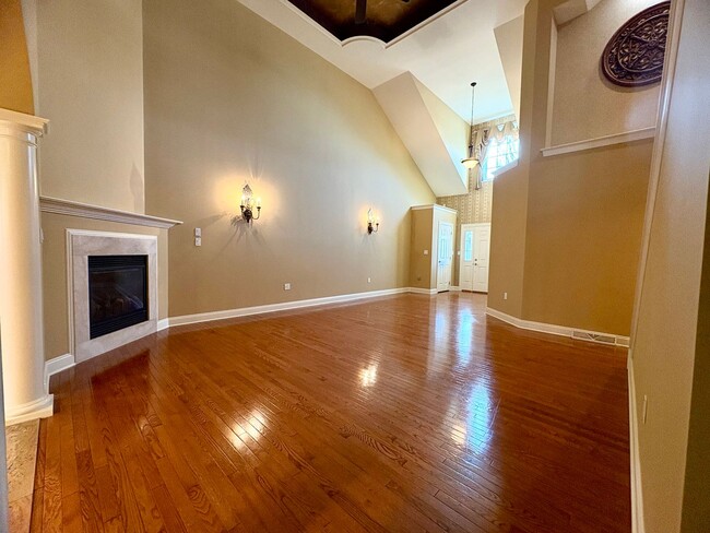 Building Photo - 3 bedroom 2.5 bathroom Townhome in Mount Joy!