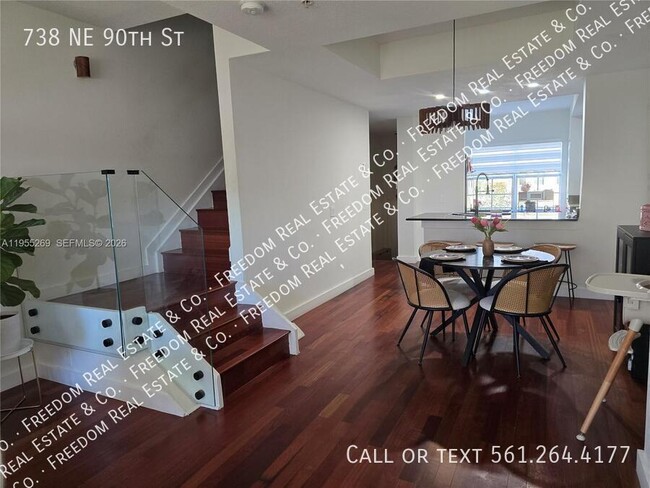 Building Photo - 738 NE 90th St