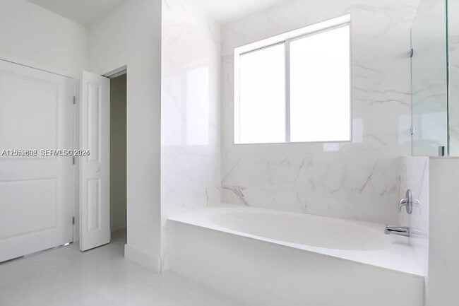 Building Photo - 15631 SW 11th Terrace